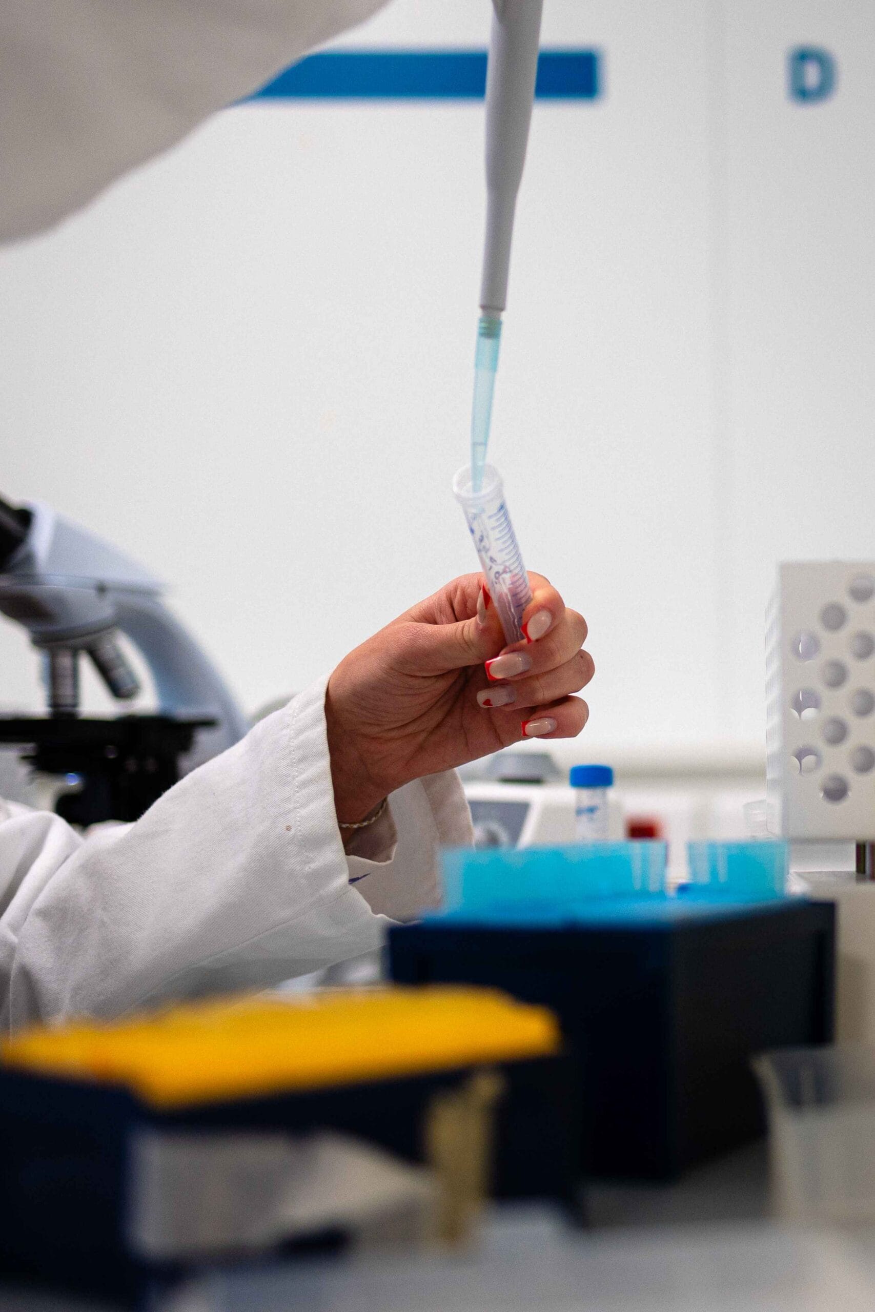 Technicienne de laboratoire en analyse